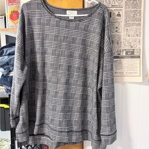 Liz Claiborne Black and White Knit Top